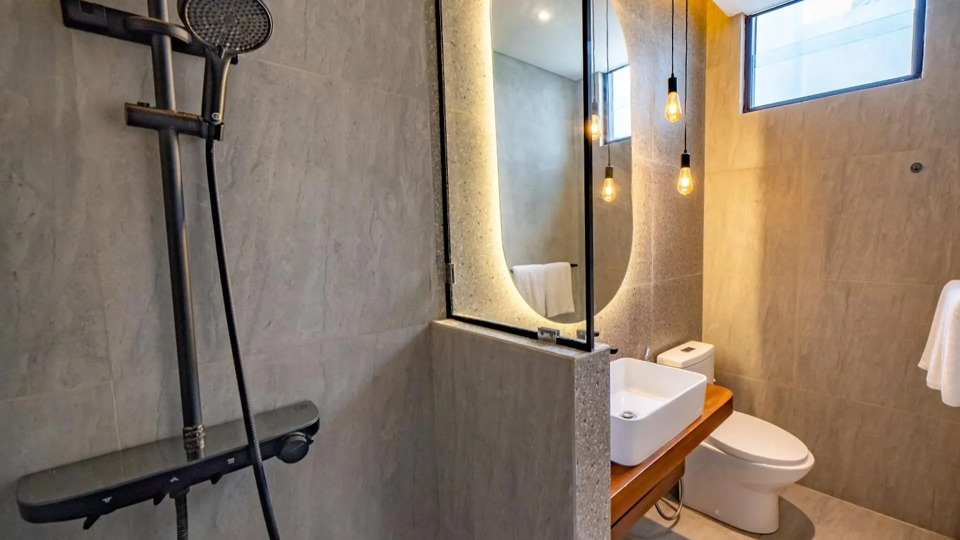 Casa Samudra - 3Br Villa In Seminyak